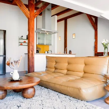 Zentrales Design-apartment Mit Schlossbergblick Грац