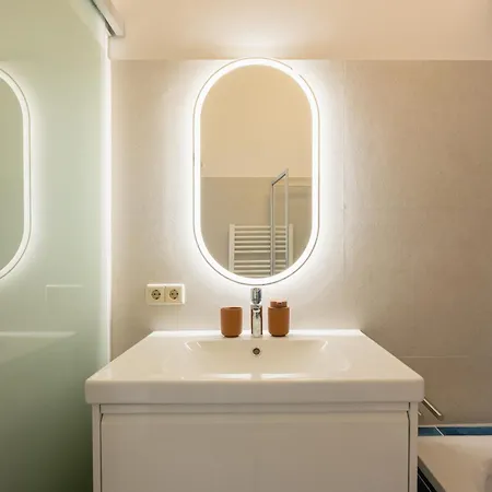 City Center Loft Apartments - Schlossberg View דירה